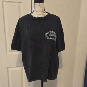 BrandMakers Group Wolves Rebellious Retro Loose Graphic Tee, Size L